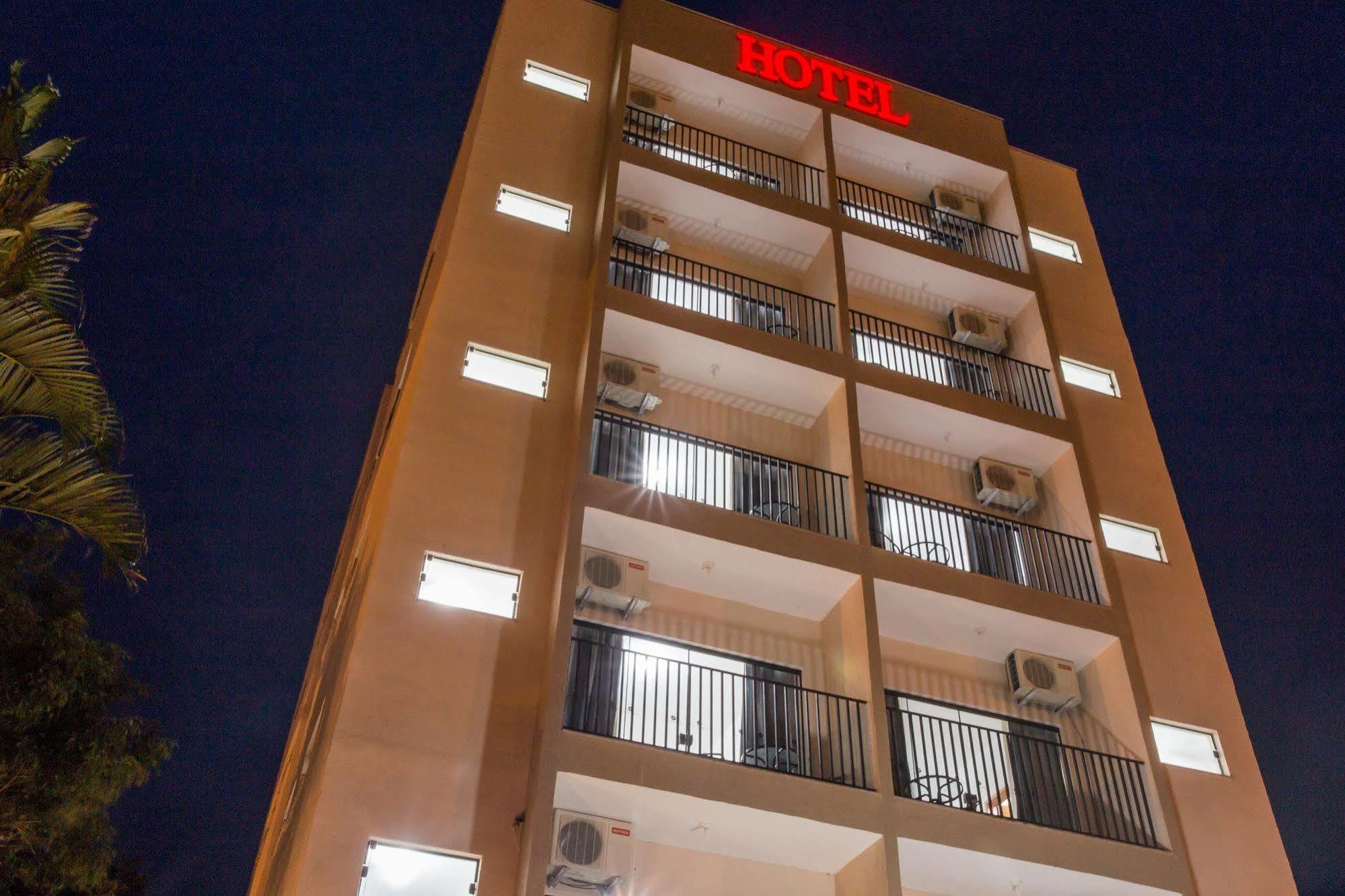 Domum Hotel Pindamonhangaba Exteriör bild